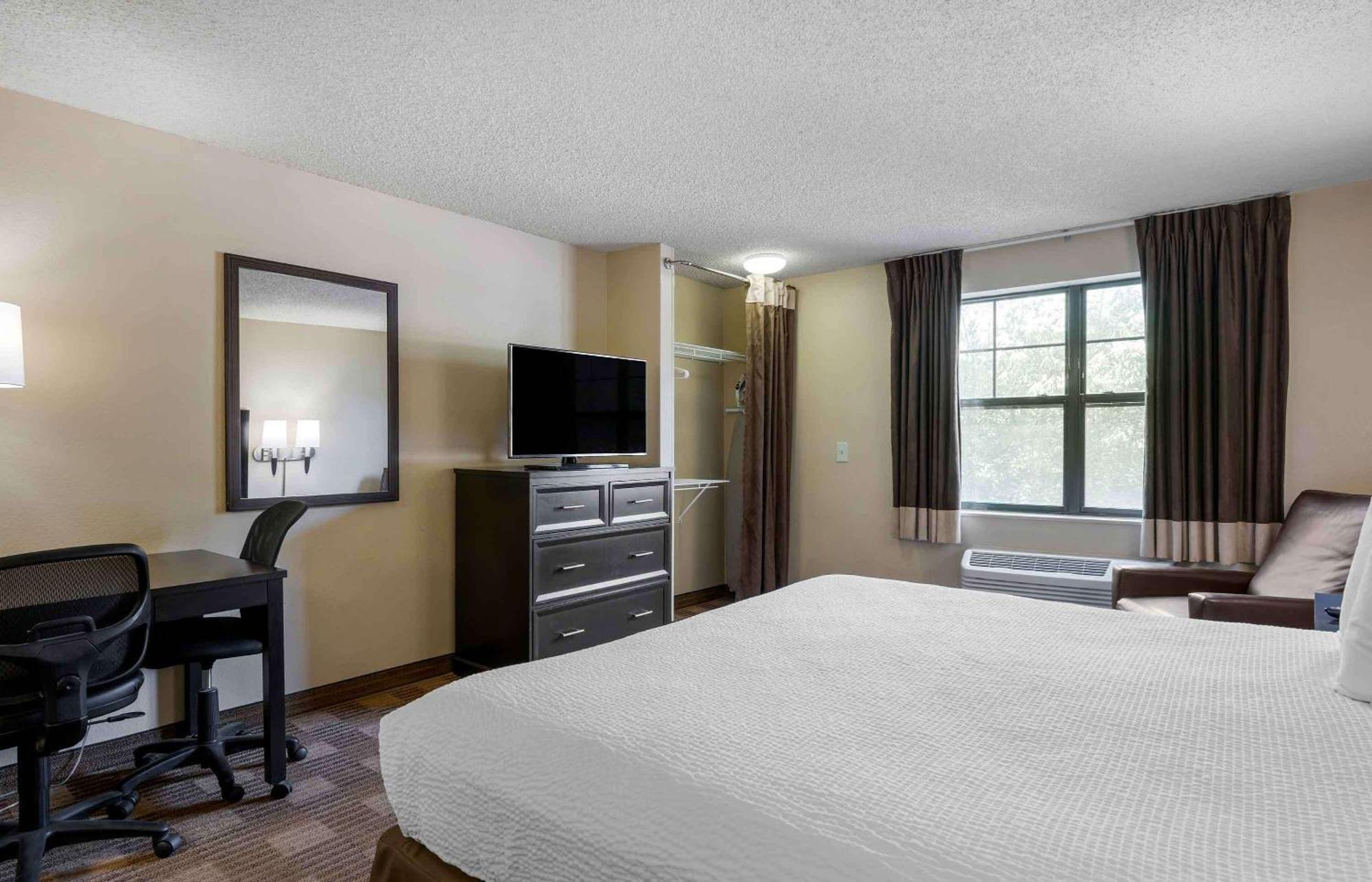 เอ็กซ์เทนด์ สเตย์ อเมริกา ซานตาบาร์บารา-คัลเล เรอัล Hotel Goleta ภายนอก รูปภาพ