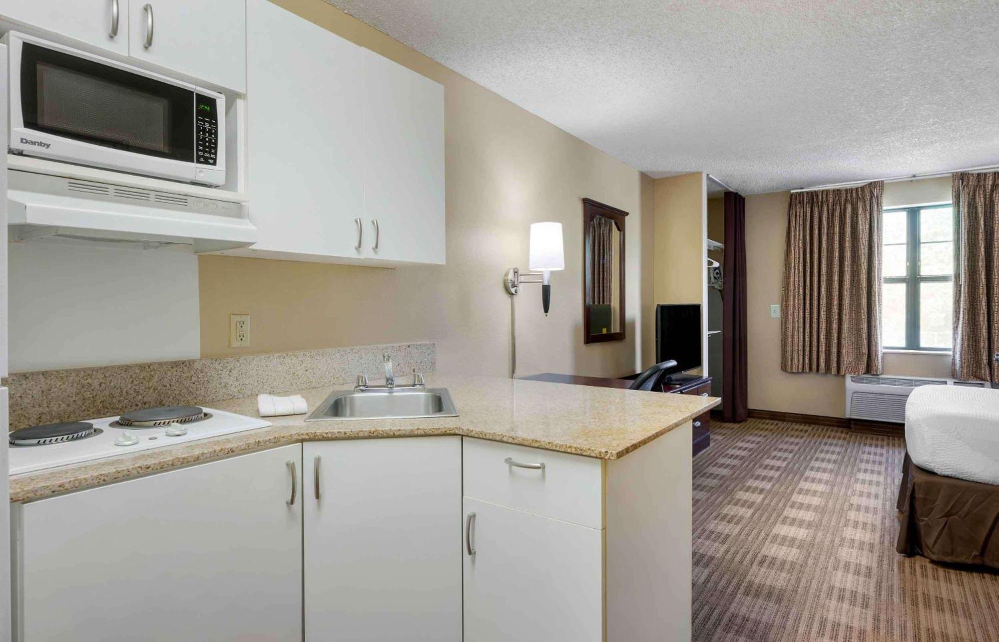 เอ็กซ์เทนด์ สเตย์ อเมริกา ซานตาบาร์บารา-คัลเล เรอัล Hotel Goleta ภายนอก รูปภาพ
